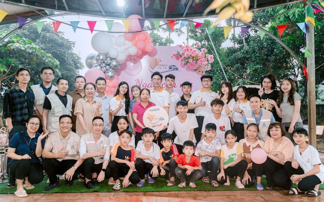Chuyến xe tử tế Tháng 5 - Thực hiện ước mơ của mẹ tại nhà trẻ em núi Ba Ví