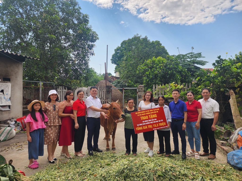 Trao tặng bò giống ước mơ số 19 năm 2023 cho gia đình cháu Tuyên – XÃ VIỆT NGỌC – HUYỆN TÂN YÊN – TỈNH BẮC GIANG 
