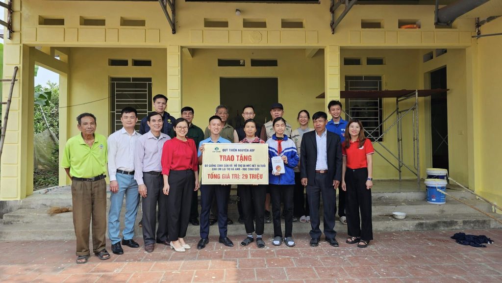 Trao bò giống ước mơ số 26. 2023 cho em Hà Anh – TÂN YÊN – BẮC GIANG 