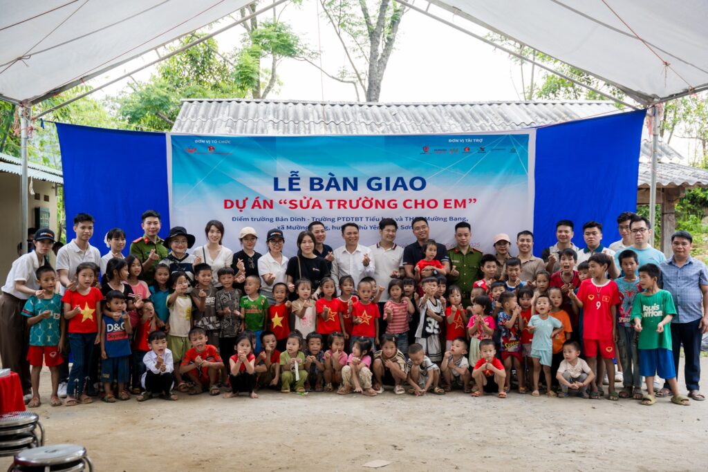 BÀN GIAO ĐIỂM TRƯỜNG BẢN DINH – SƠN LA 